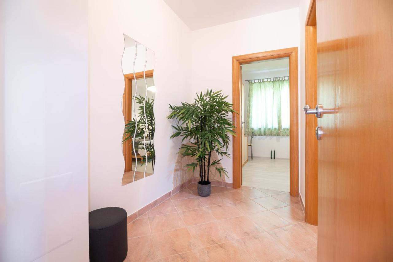 Apartments Gracia Baška Eksteriør bilde