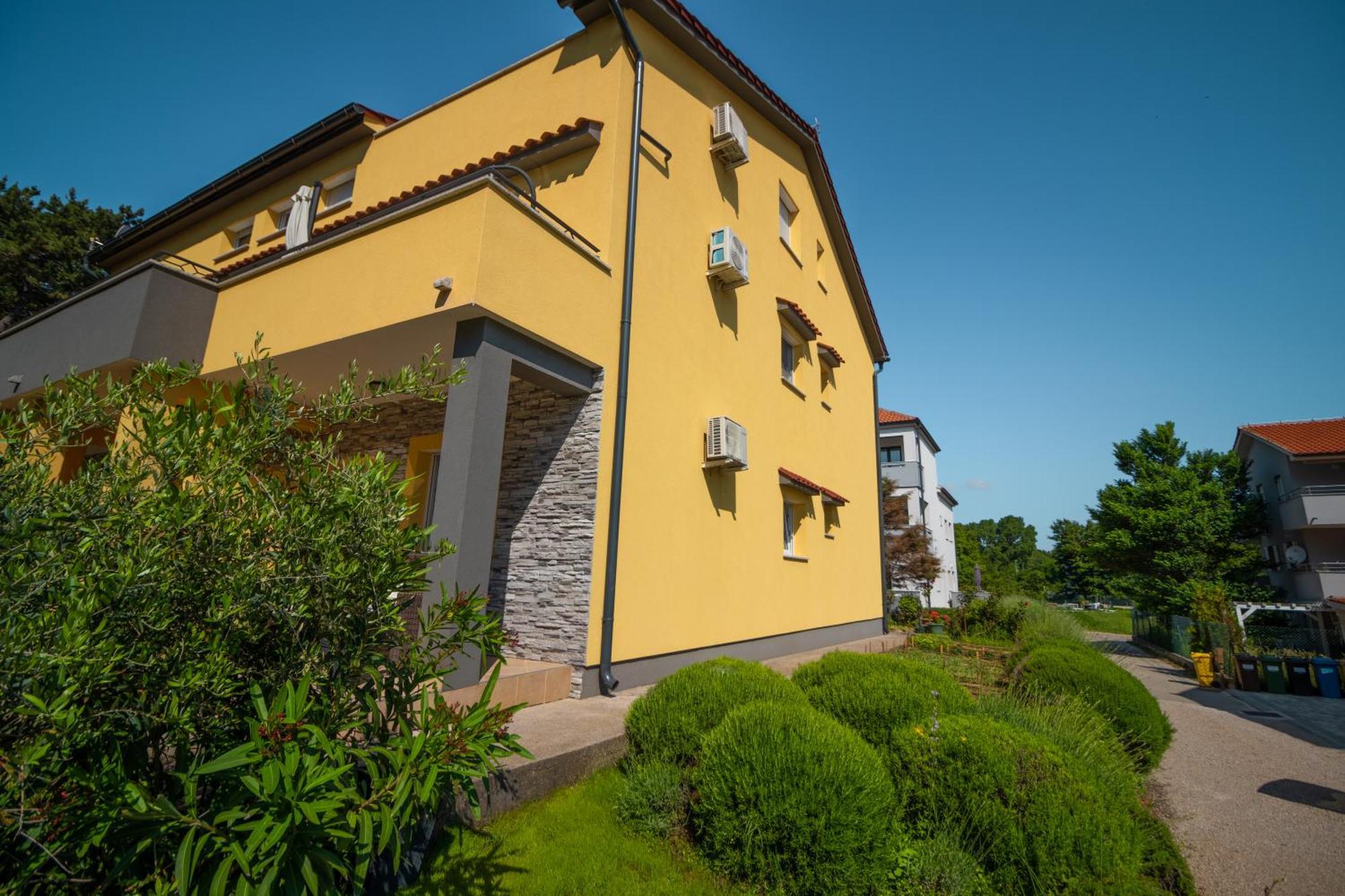 Apartments Gracia Baška Eksteriør bilde