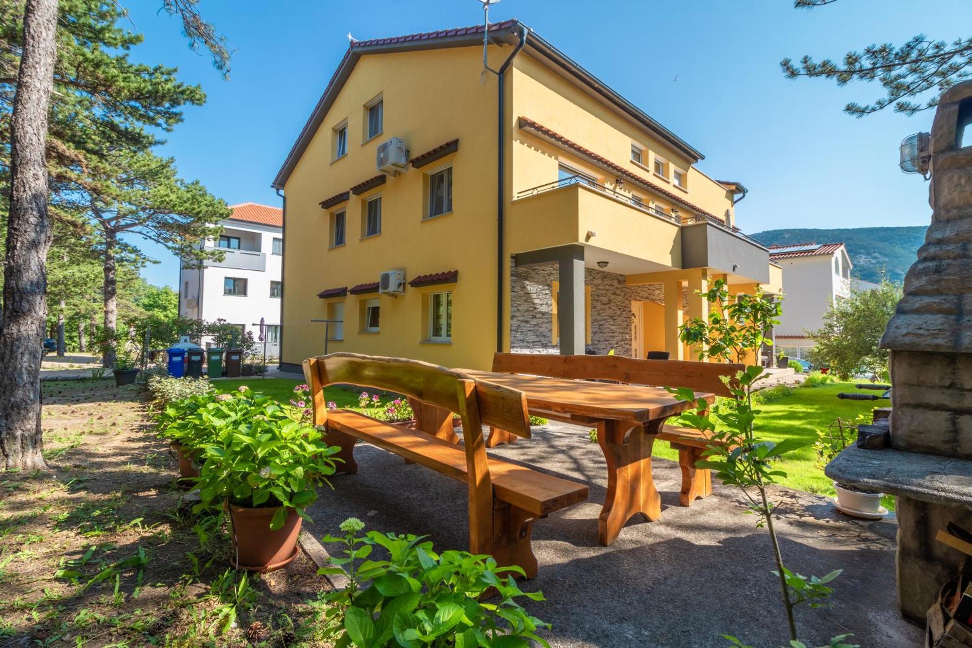 Apartments Gracia Baška Eksteriør bilde